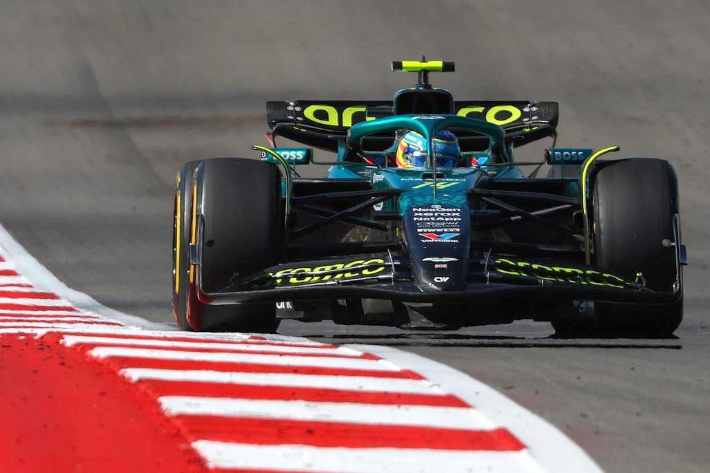 Alonso Pede à Aston Martin para Resolver Mistério da Queda de Ritmo no Fim de Semana