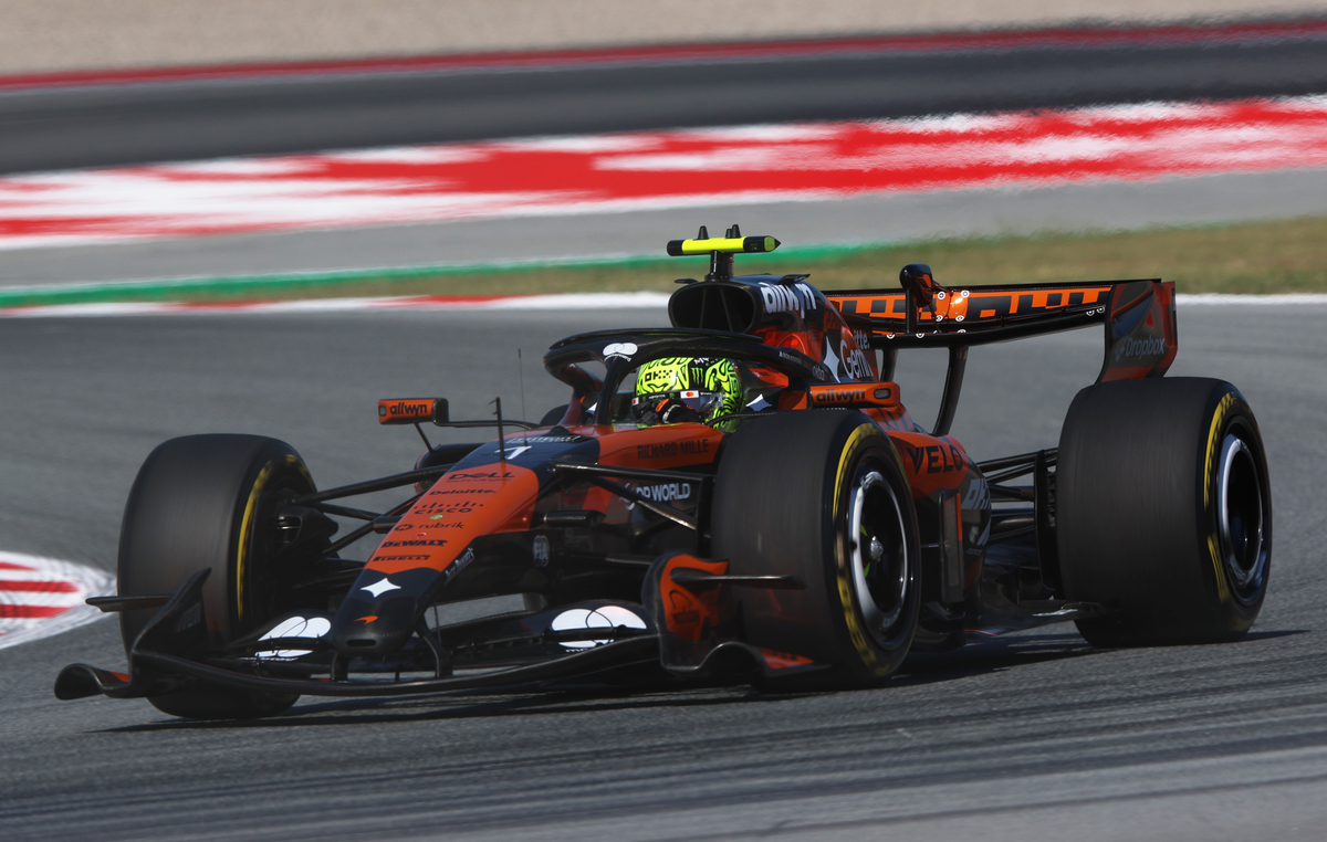 バルセロナGP FP2、ランド・ノリスが僅差でジョージ・ラッセルを抑えトップ