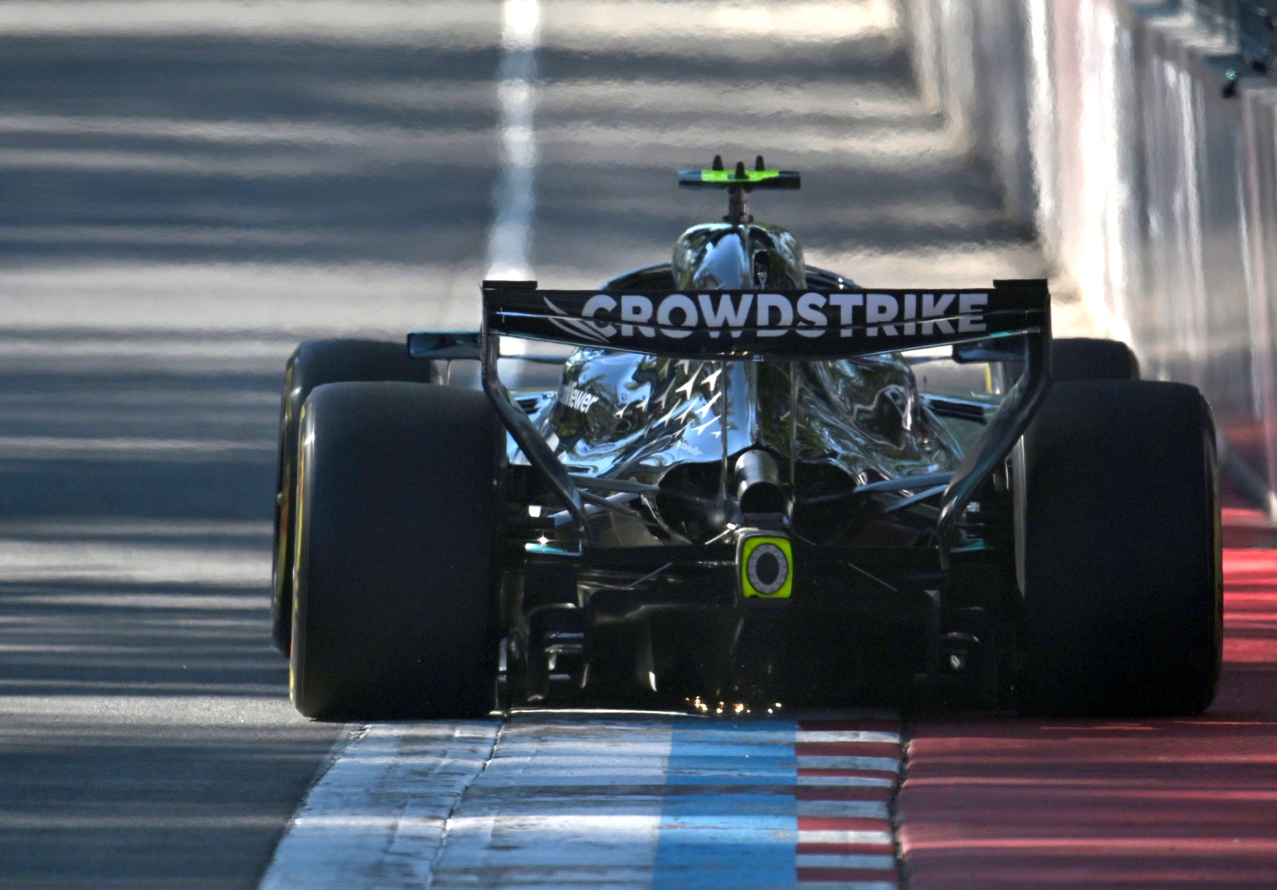 Wolff apoia retorno dos motores V8 na F1 após 2030