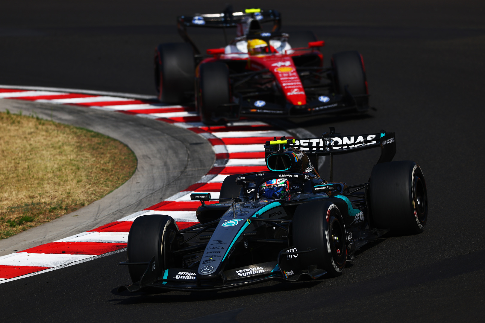 Mercedes domina entrambi i campionati, ma avverte: inizia ora la parte difficile