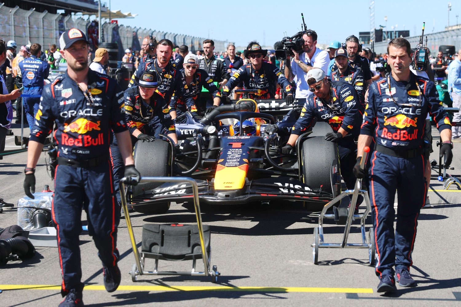 Red Bull Multata di €50.000 per Violazione sul Giro di Formazione ad Austin