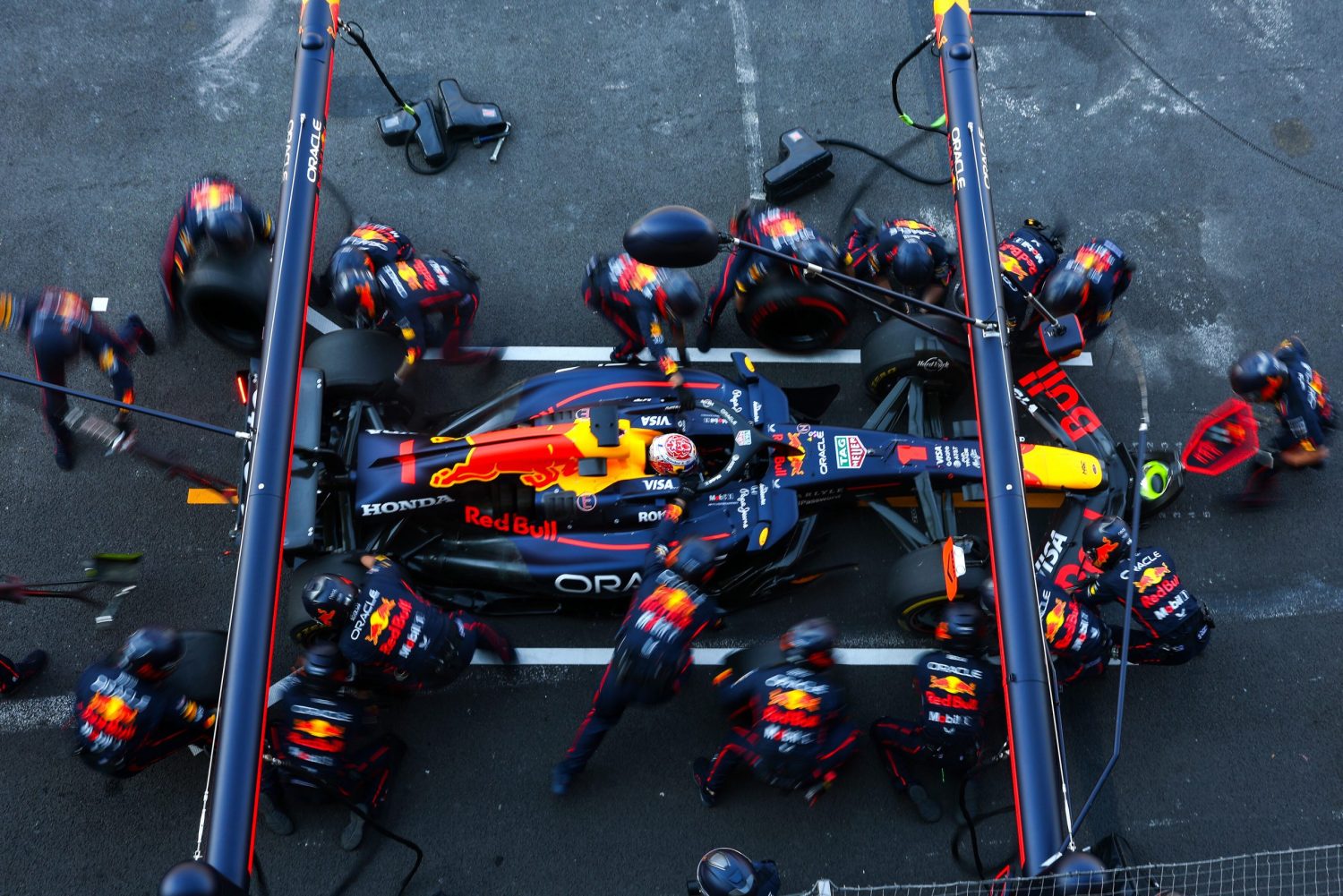 Verstappen, cauto ante la obligatoriedad de dos paradas en boxes en 2026: "Hay demasiadas incógnitas"