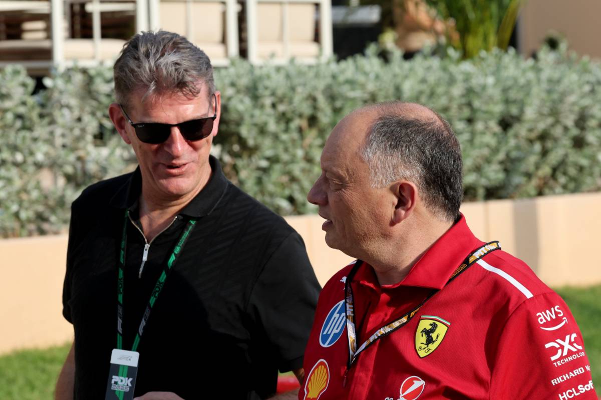 Vaga de Piloto Reserva da Cadillac para F1 em 2026 Permanece Aberta, Diz Lowdon