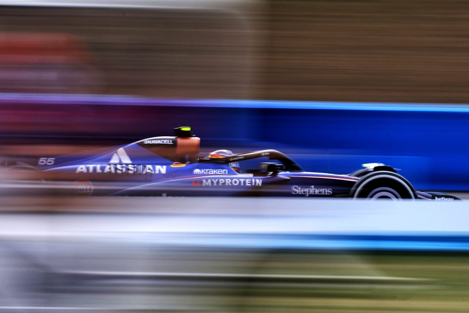 F1车手质疑梅赛德斯领队维斯关于2026年赛车400公里/小时极速的预测