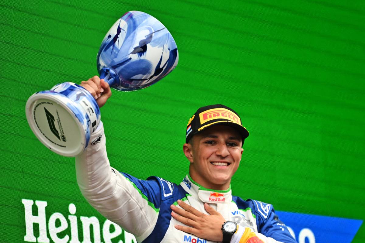 Hadjar: Primer Podio en F1 "Surrealista" con un Inesperado Ritmo del Coche RB