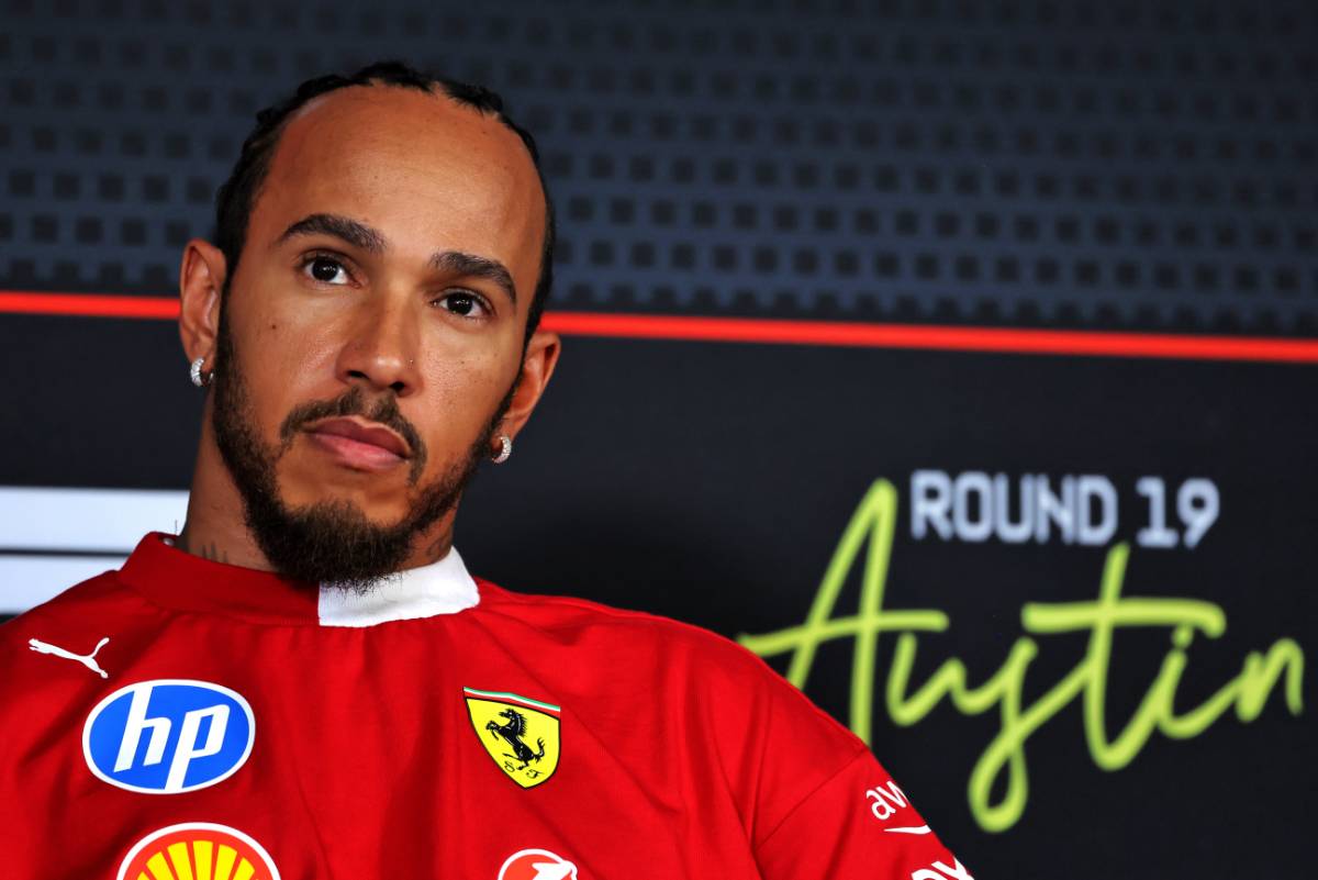 Hamilton: "Voci su Horner alla Ferrari? Una distrazione poco utile"