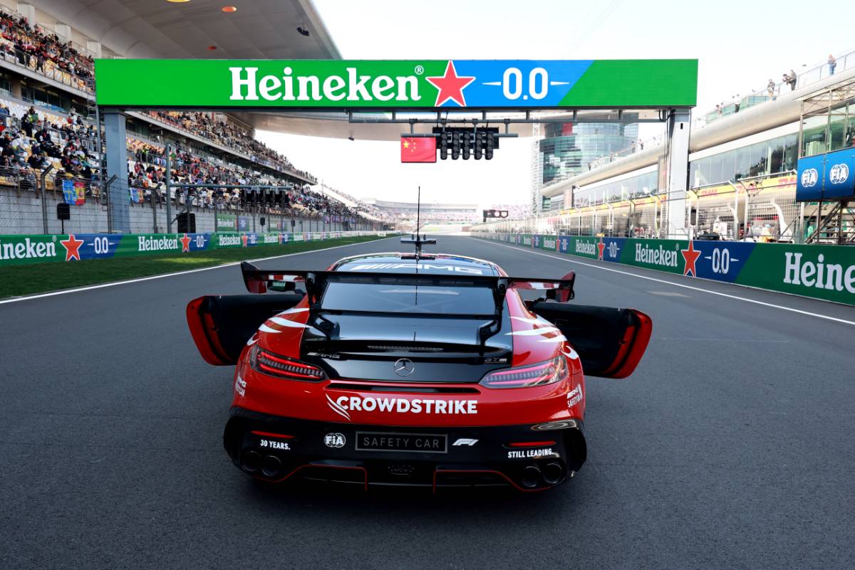 George Russell Wins 2026 Chinese GP Sprint for Mercedes