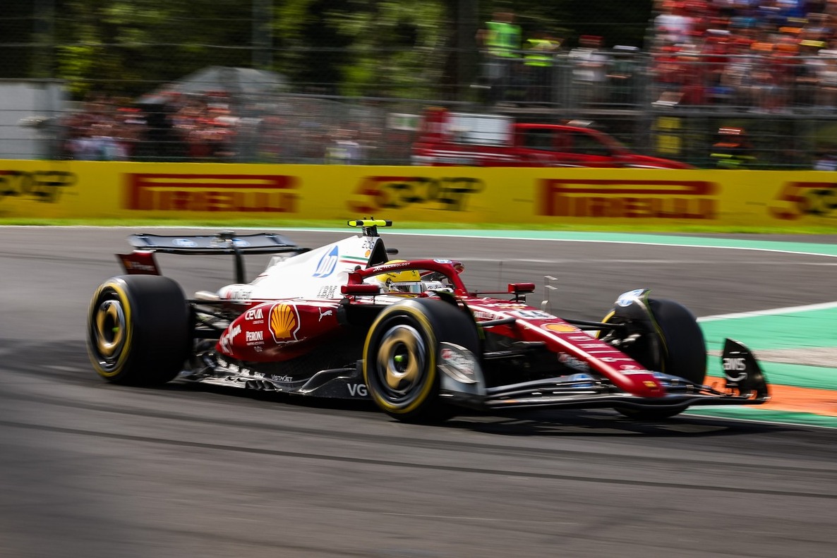 Hamilton ainda vê pódios da Ferrari 'fora de questão' apesar do progresso em Monza