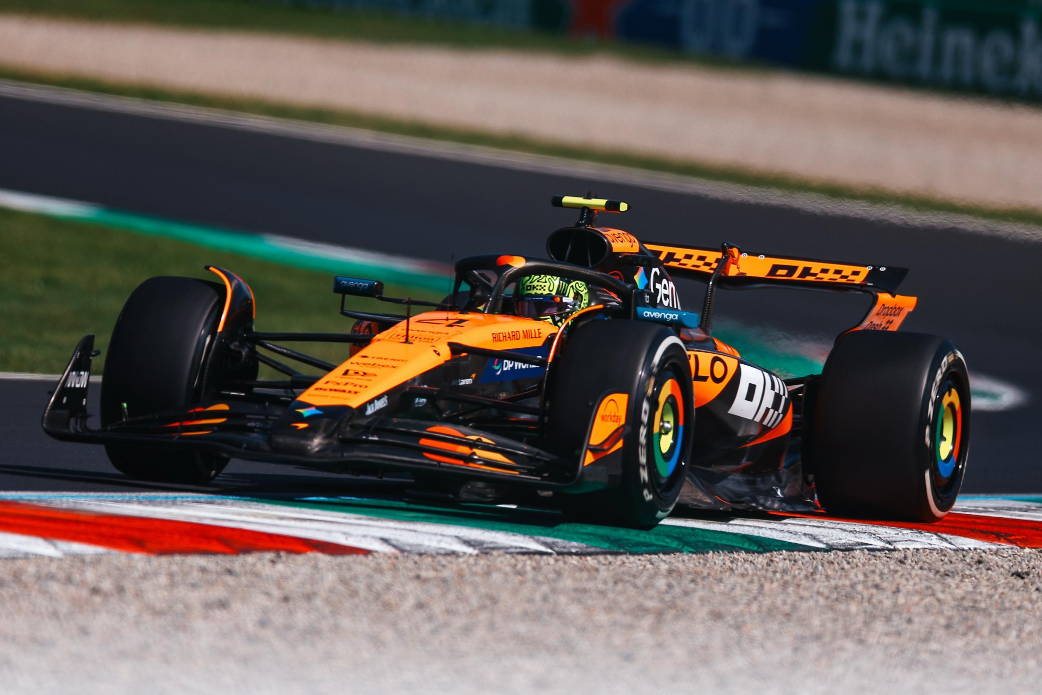 Norris Lidera la FP3 del GP de Italia; Leclerc y Piastri Cerca en Monza