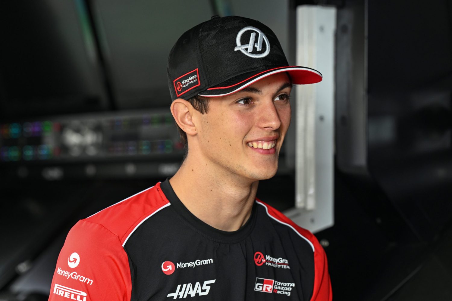 オリバー・ベアマン、フェラーリとハミルトンの後継者説に「憶測より結果」と冷静